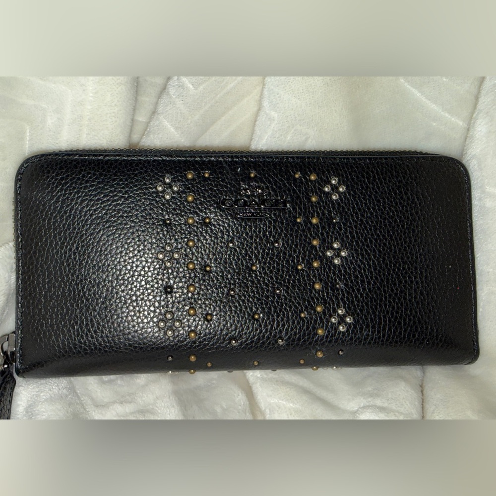 Coach Accordion Waller with Bandana Rivets - Picture 3 of 6